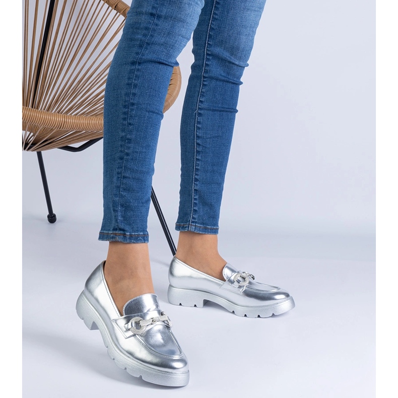 Silver Classic Shoes med en prydnad 1