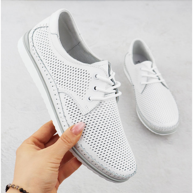 Läderskor perforerade, bekväma vita T.Sokolski W25-01 1