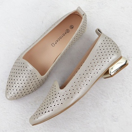 Kvinnors skor på en dekorativ klacköppning Beige Potocki SZ12574 2