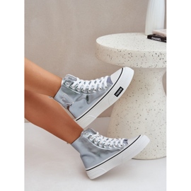 Metalliska höga kvinnors sneakers med hjärtan blå 8