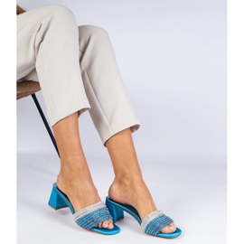 Blå eleganta flip flops på pelaren med zirkoner 2