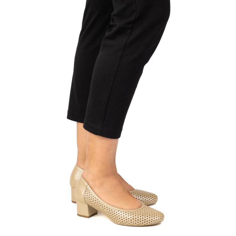 Exquisite OpenWork Läderpumpar på en stabil klack 1622Ex Beige 1
