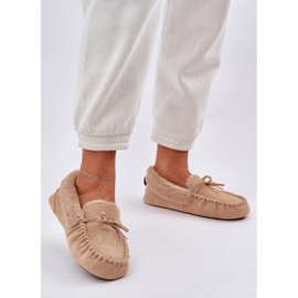 Kvinnors mockasiner med beige päls 2