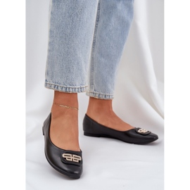 Ballerinas på en platt sula med svart dekoration 2