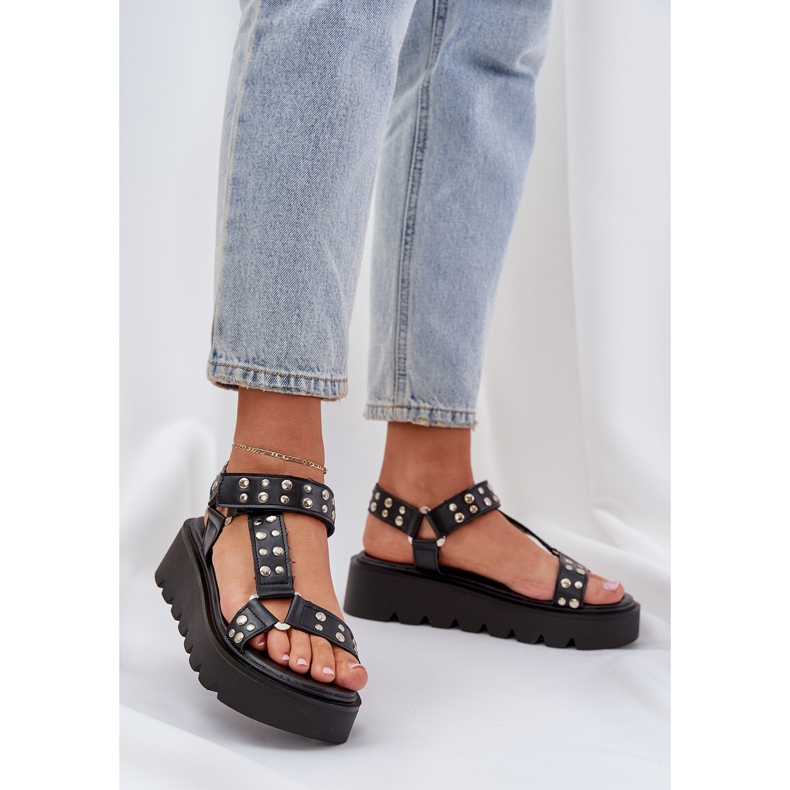 Dekorerade sandaler på den svarta plattformen 2