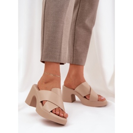 Lightwear Flip -flops på Eco Leather Post beige 2