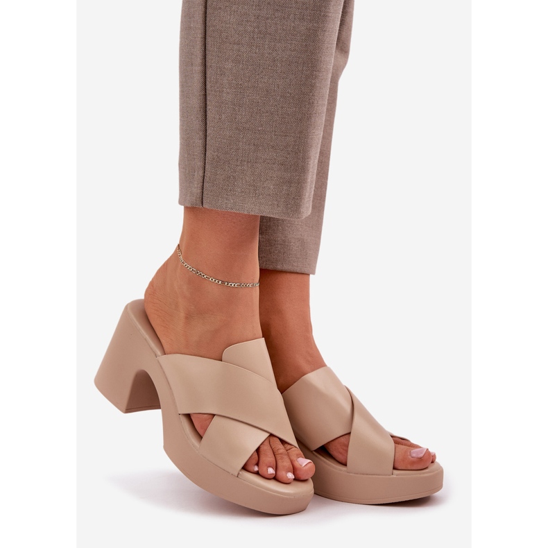 Lightwear Flip -flops på Eco Leather Post beige 1