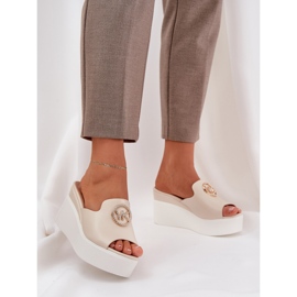 Affinders med en lätt pärldekoration beige 2