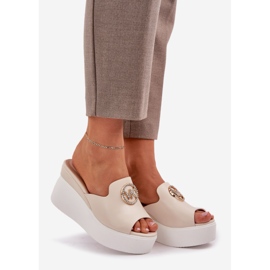 Affinders med en lätt pärldekoration beige 1