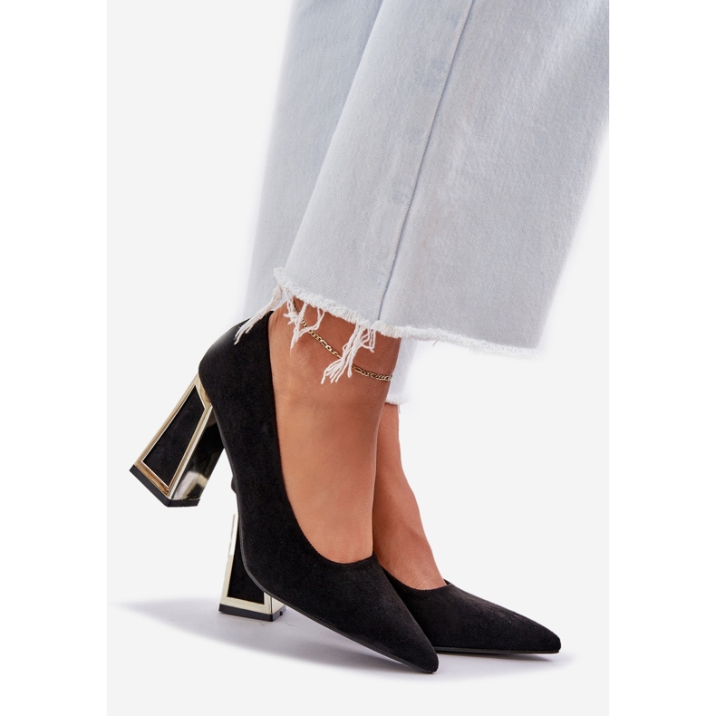 Eleganta pumpar på pekaren svarta näsor 1