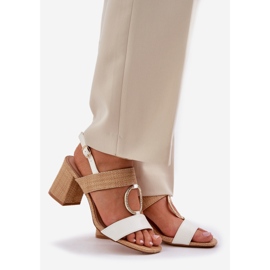 Vita-teige sandaler på baren beige 1