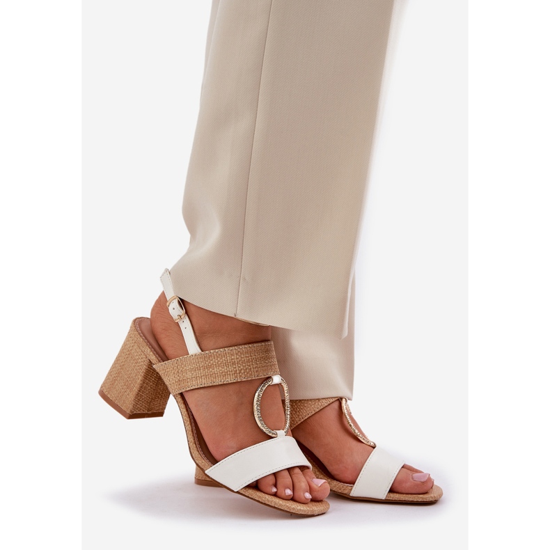 Vita-teige sandaler på baren beige 1