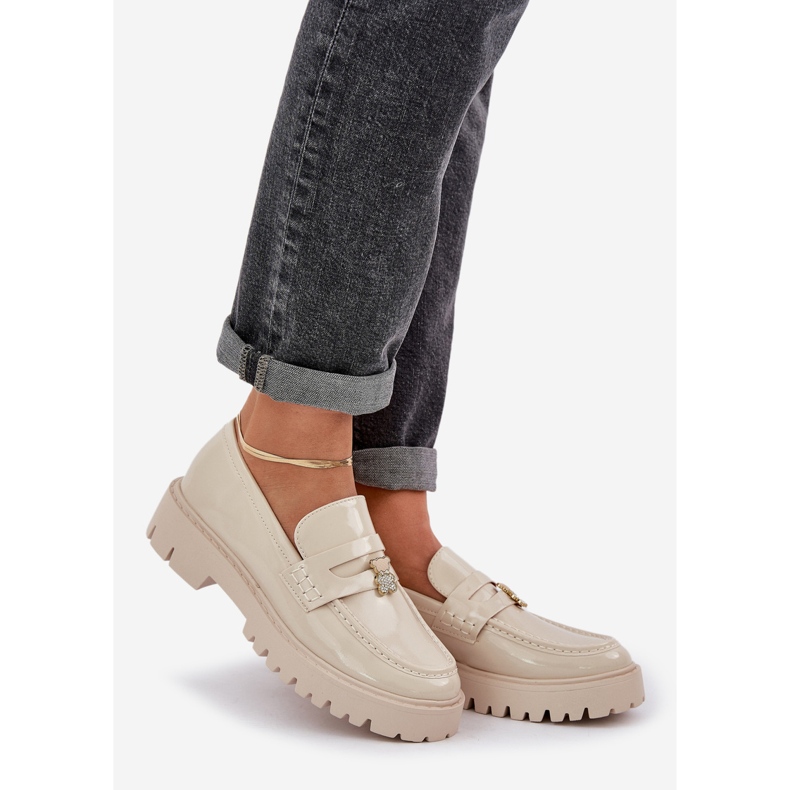 Målade kvinnors loafers med stift beige björn 1