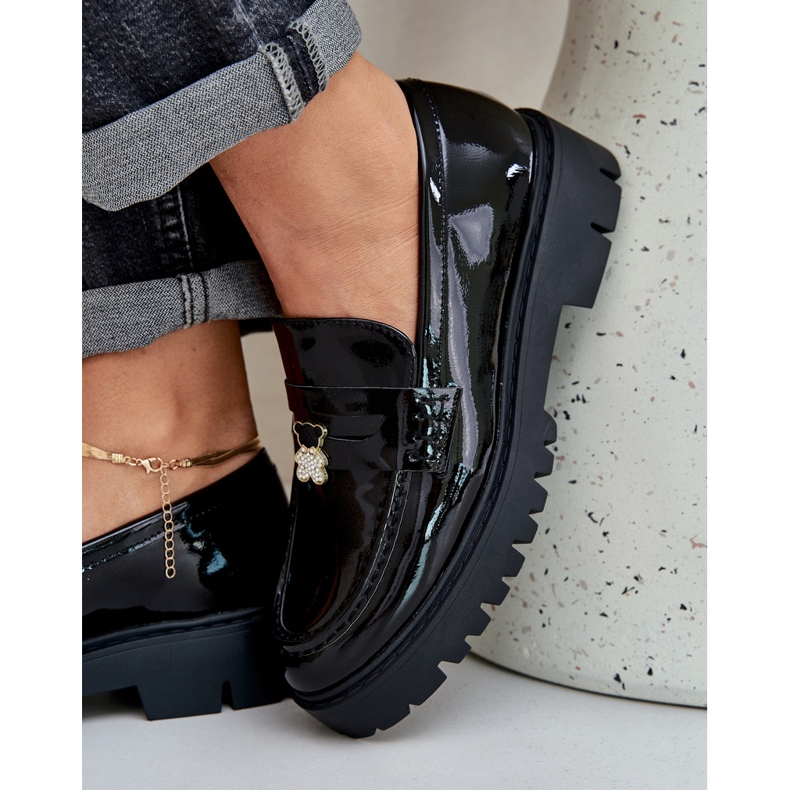 Målade kvinnors loafers med stift svartbjörn 2