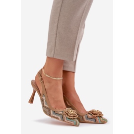 Flätade höga klackar med en brun häl 1