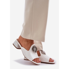 Jezzi Eleganta kvinnors låga hjul med en vit dekoration 1