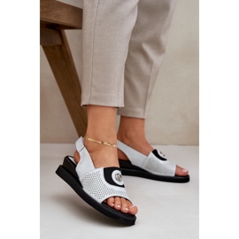 Jezzi Kvinnors sandaler på en silverkil med en prydnad 2