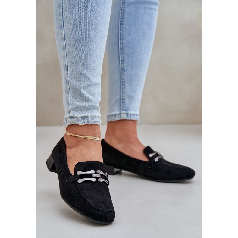 Mockasiner med en prydnad på en delikat häl Eco Suede Black svart 2