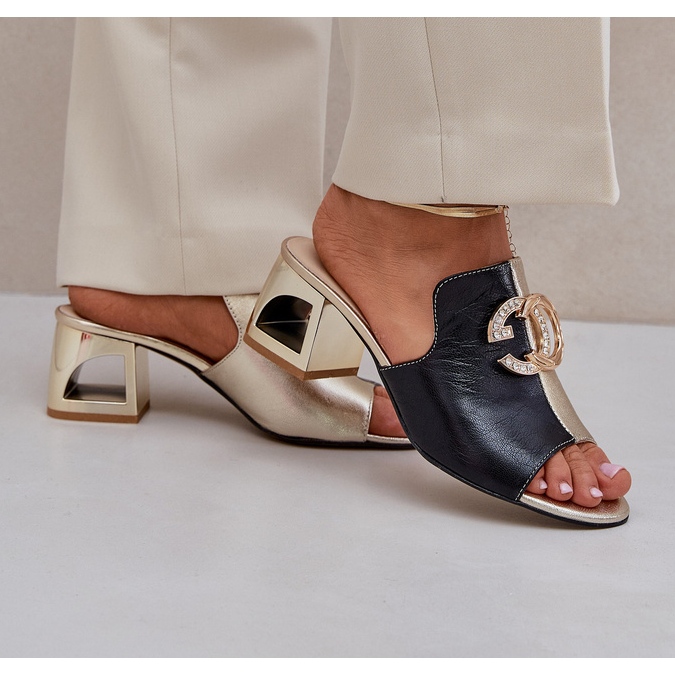 Eleganta läder klackar Laura Messi 2875 svart och guld 2