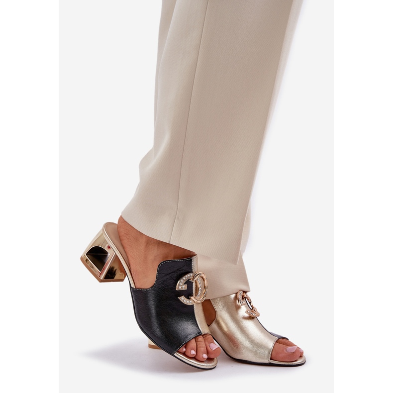 Eleganta läder klackar Laura Messi 2875 svart och guld 1