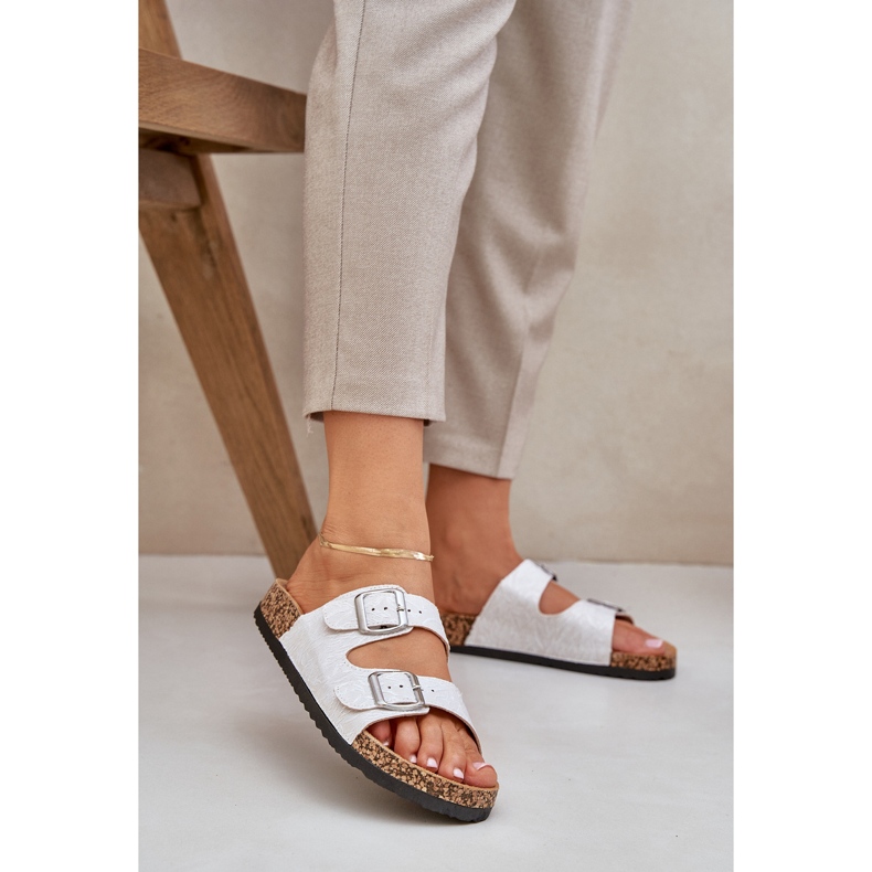 Materialflip flops på en korksula med klämmor ljusgrå vit 2