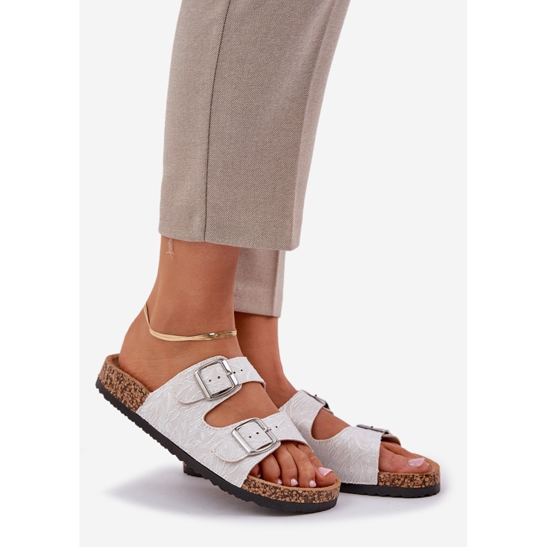 Materialflip flops på en korksula med klämmor ljusgrå vit 1