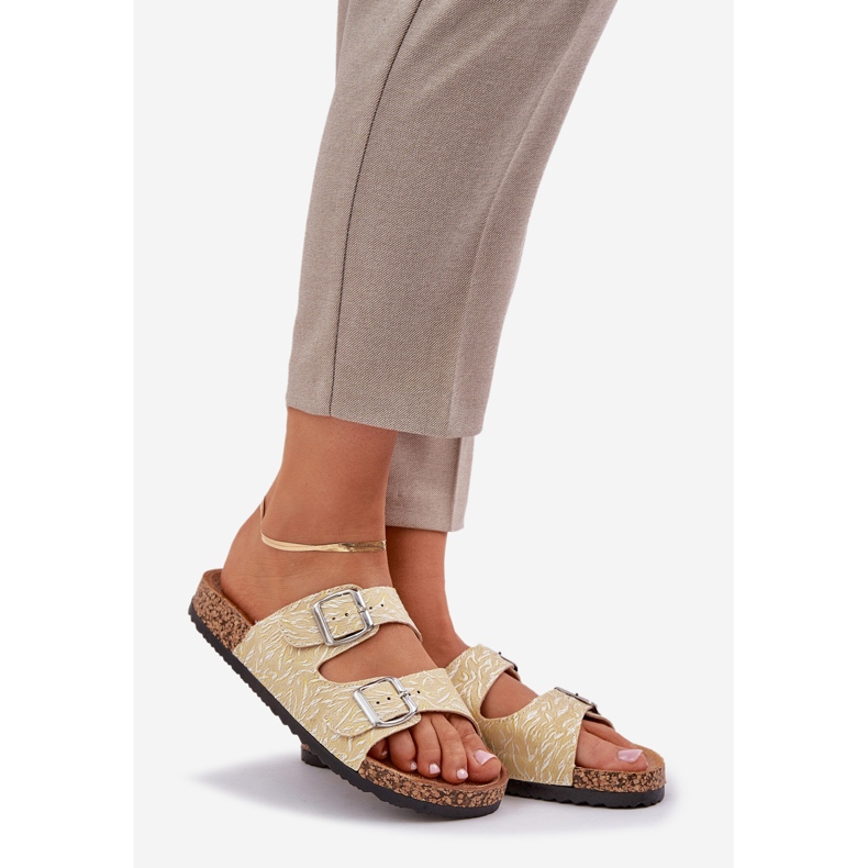 Materialflip flops på en korksula med spännen gula 1