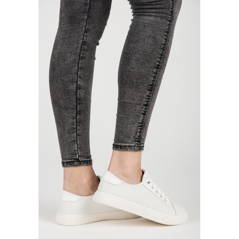 Genombrutna sneakers vit 2