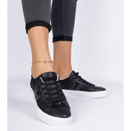 Svarta sneakers med ett djurmotiv dekorerat med glitter 4