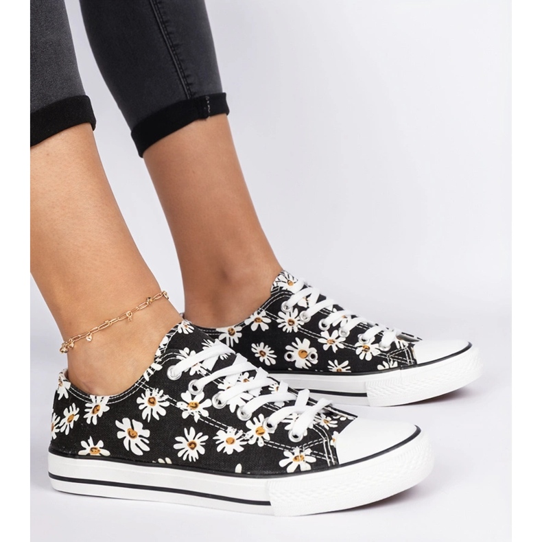Svarta kvinnors tyg sneakers med blommor 1