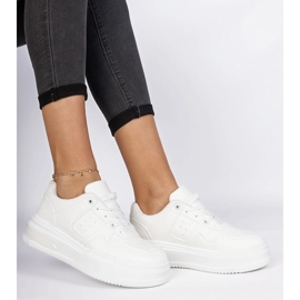 Vita damsneakers med tjock sula 1