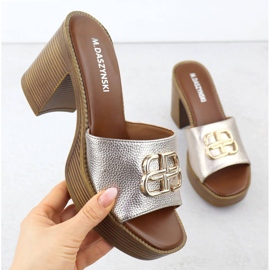 Kvinnors tofflor på posten och plattformen Złote M. Daszyński MR24146-3 gyllene 1