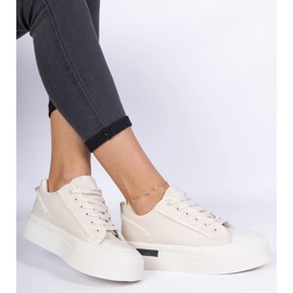 Beige kvinnors material sneakers på plattformen 1