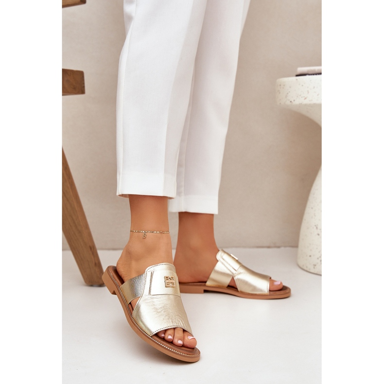 Eleganta tofflor av naturläder Zazoo 40423 Zloty gyllene 2