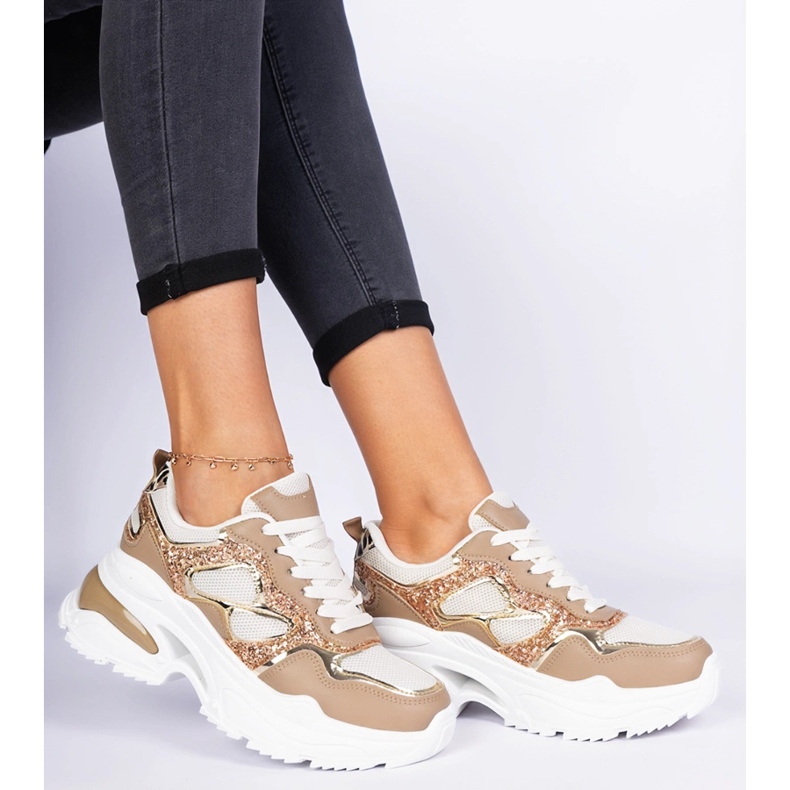 Bruna kvinnors sneakers dekorerade med glitter 2