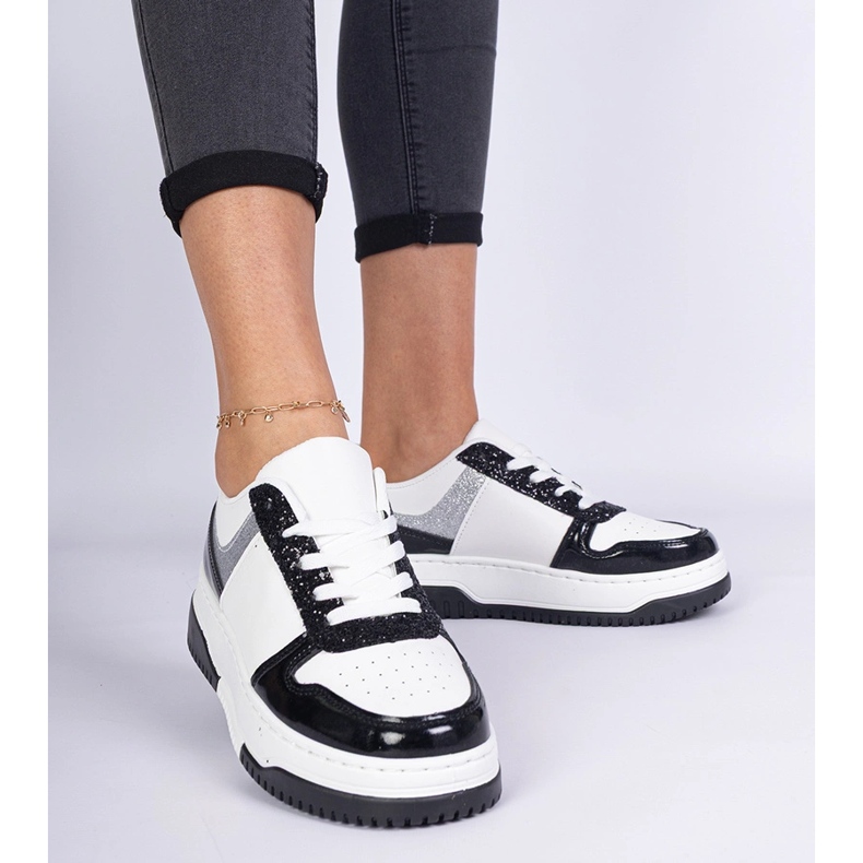 Svarta damsneakers med tjock sula 1