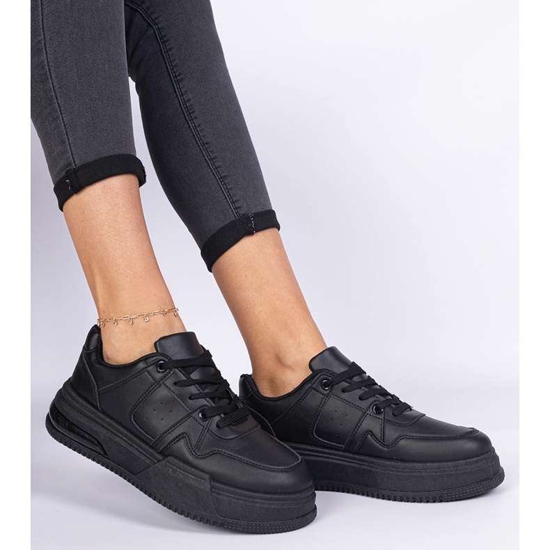 Svarta damsneakers med tjock sula 1