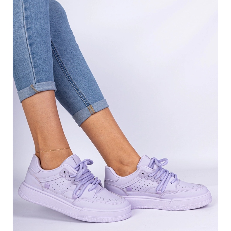 Violet kvinnors sportsneakers från Eco -Leather violett 2