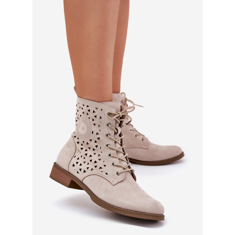 Jezzi Bots med ett öppet mönster för ett lätt strandlås beige 1