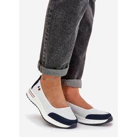 Vita och marinblå kilballerinor 1