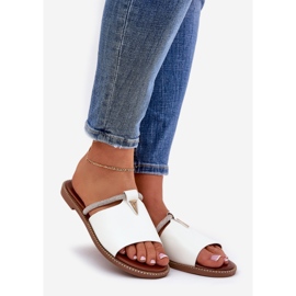 Eco Leather Flat -hane flip flops med en dekorativ remvit 1