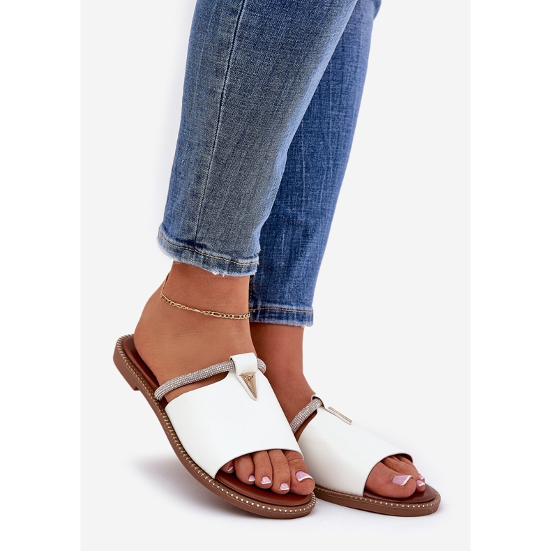 Eco Leather Flat -hane flip flops med en dekorativ remvit 1