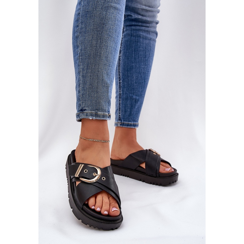 Tofflor på plattformen med ett svart spänne 2