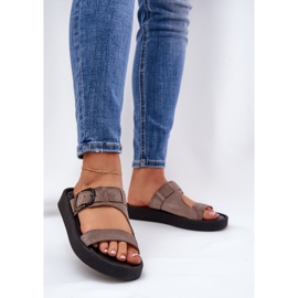 Kvinnors mocka flip flops på Zazoo 3024 Brown -plattformen brun 2