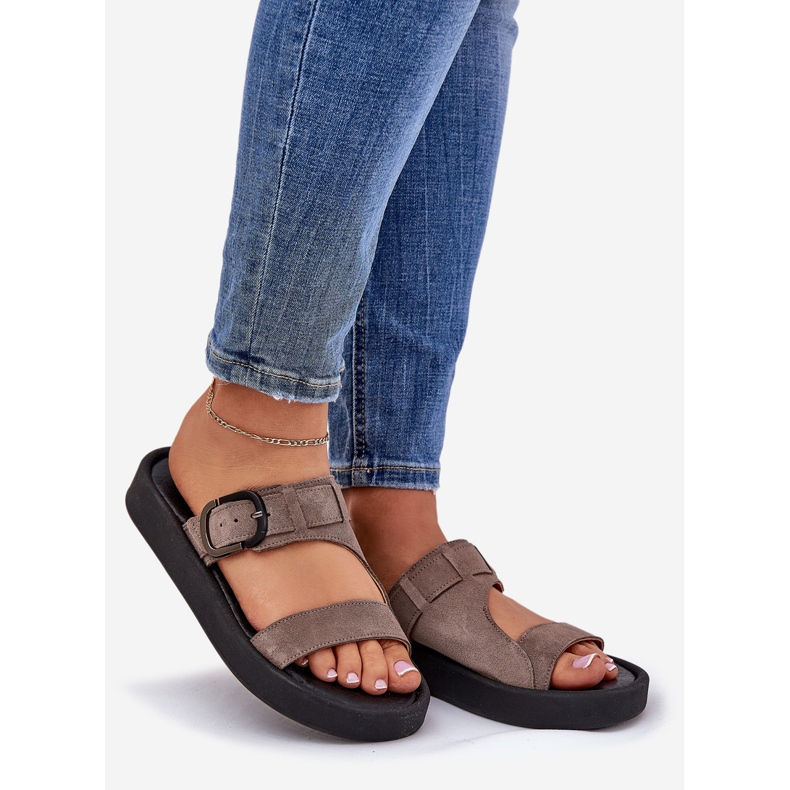 Kvinnors mocka flip flops på Zazoo 3024 Brown -plattformen brun 1