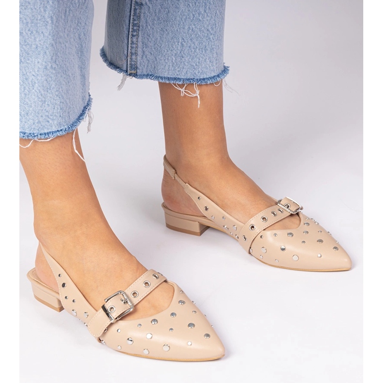 Beige kvinnors platta klackar med en öppen häl och strass 2