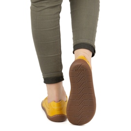 Barfota kvinnor minimalistiska läder sneakers olivier 770 perforerad gul 4