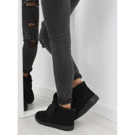 Svart emusy med öron B198 svart 2