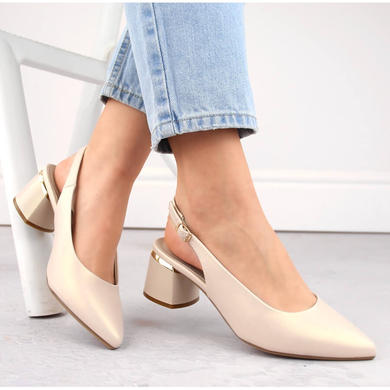 Eleganta damsandaler med hel tå, beige pärlsandaler Sergio Leone SK175 2