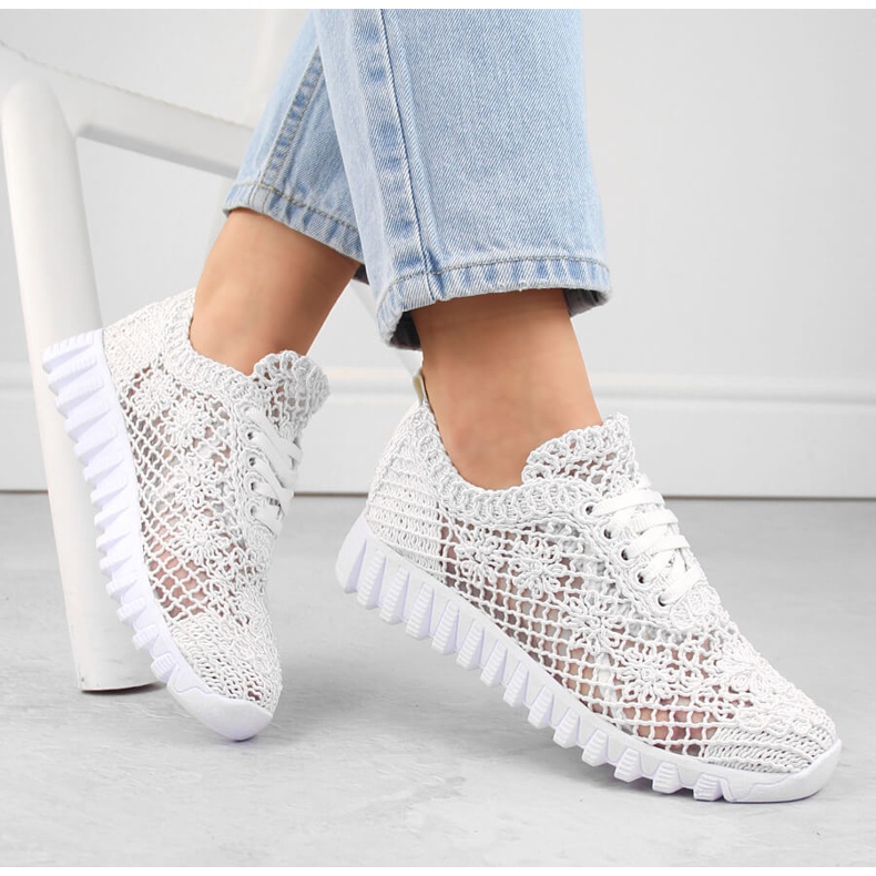 Vita sportskor med spets för kvinnor T.Sokolski 1982 1